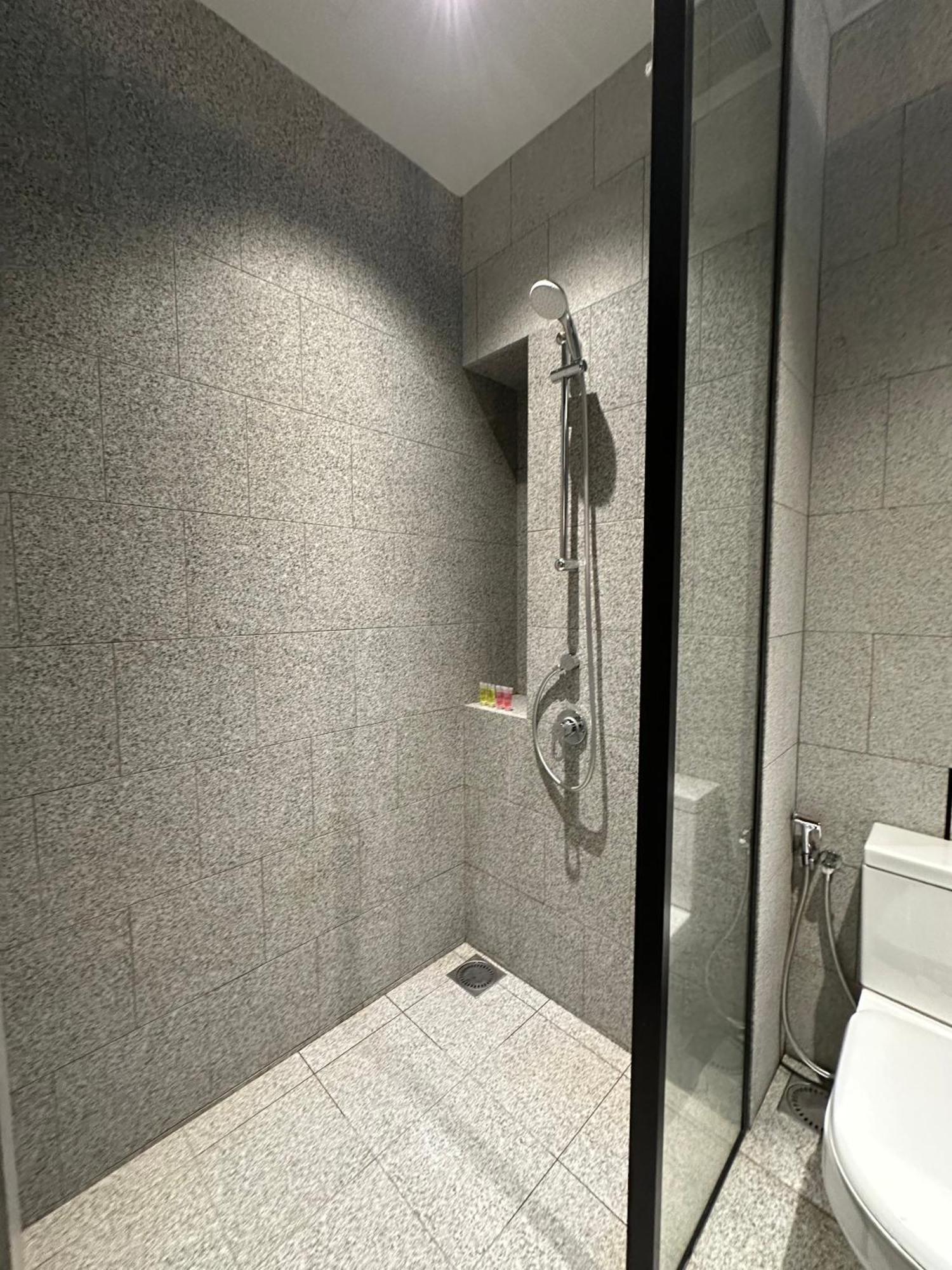 Scarletz Suites Klcc By Numa Kuala Lumpur Ngoại thất bức ảnh